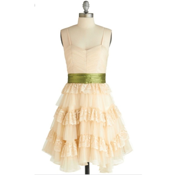 Modcloth Dresses & Skirts - Modcloth Minuet Lace Bow Party Dress